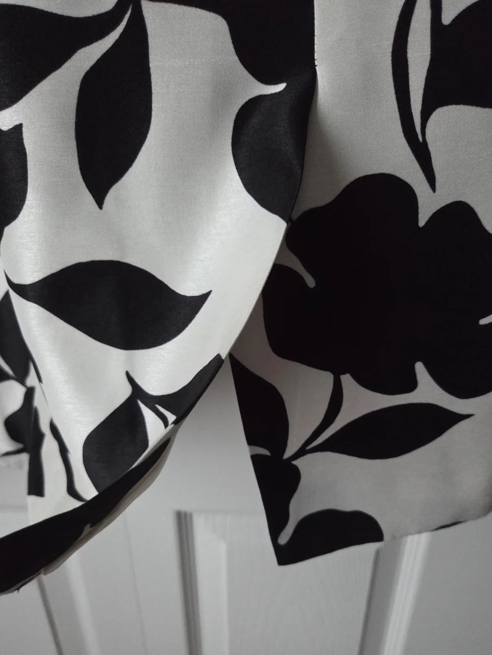 NWOT Le Suit Black and Off White Floral Long Coat Size 14 - Picture 13 of 16